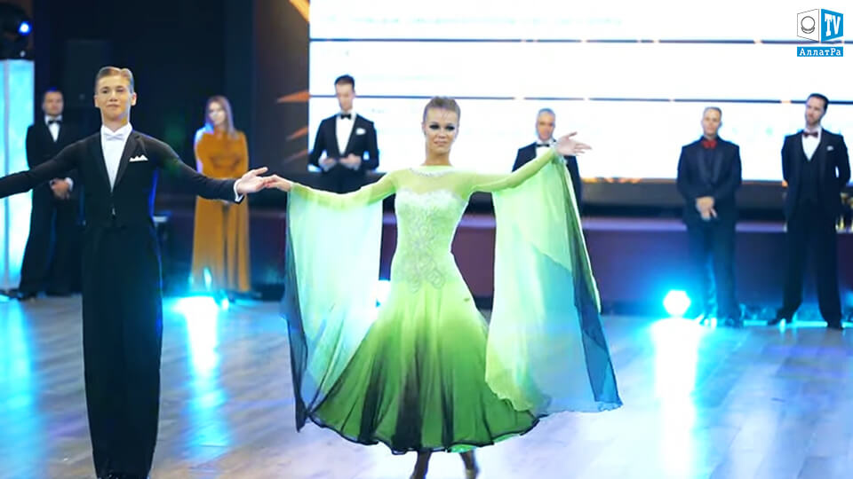 Участники фестиваля бальных танцев «Phoenix Ballroom Festival» в Украине