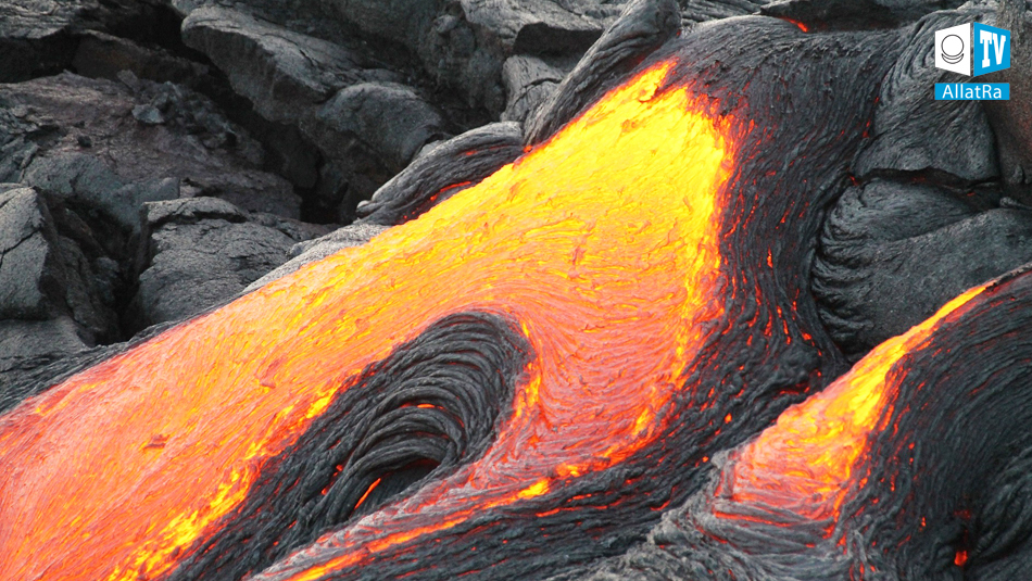 volcano eruption lava photo
