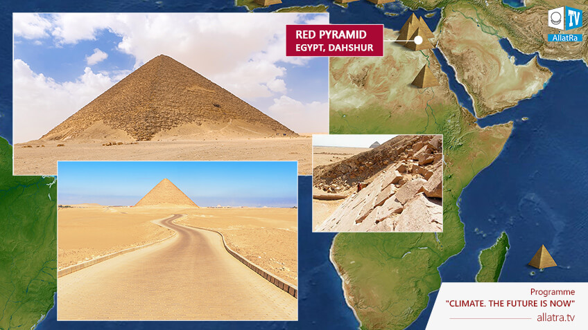 North or Red Pyramid, Egypt, photo