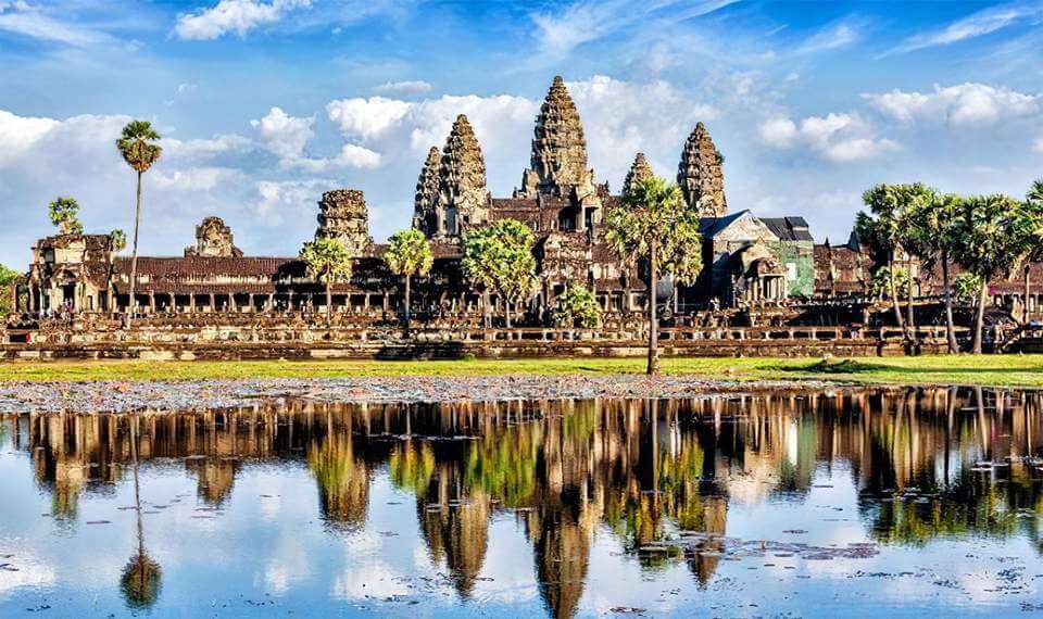 Древнее мегалитическое сооружение Ангкор-Ват