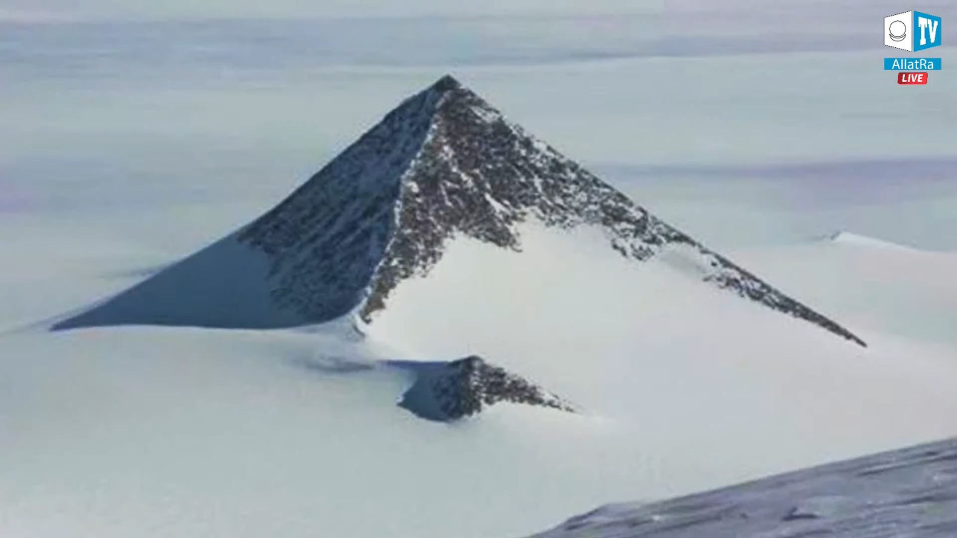 Пирамида в Антарктиде