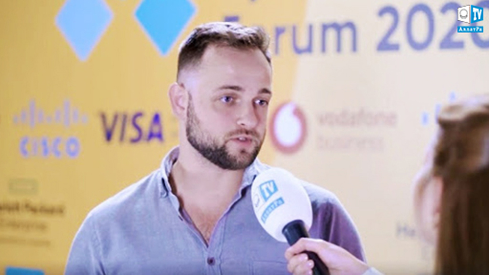 Гость информационного форума IT-технологий Владислав Шаленый даёт интервью АЛЛАТРА ТВ