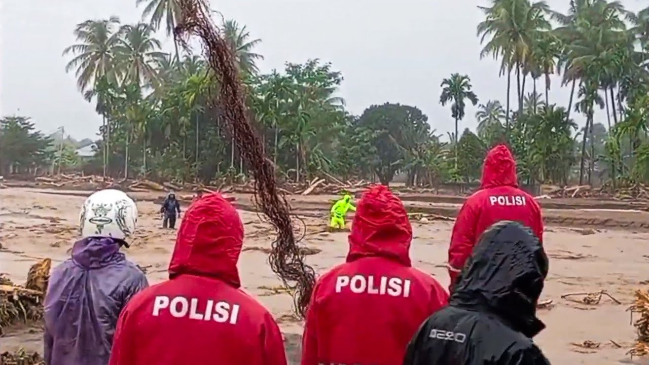 Cyclone Ditva Devastates Sri Lanka: Floods, Landslides, and Nationwide Emergency