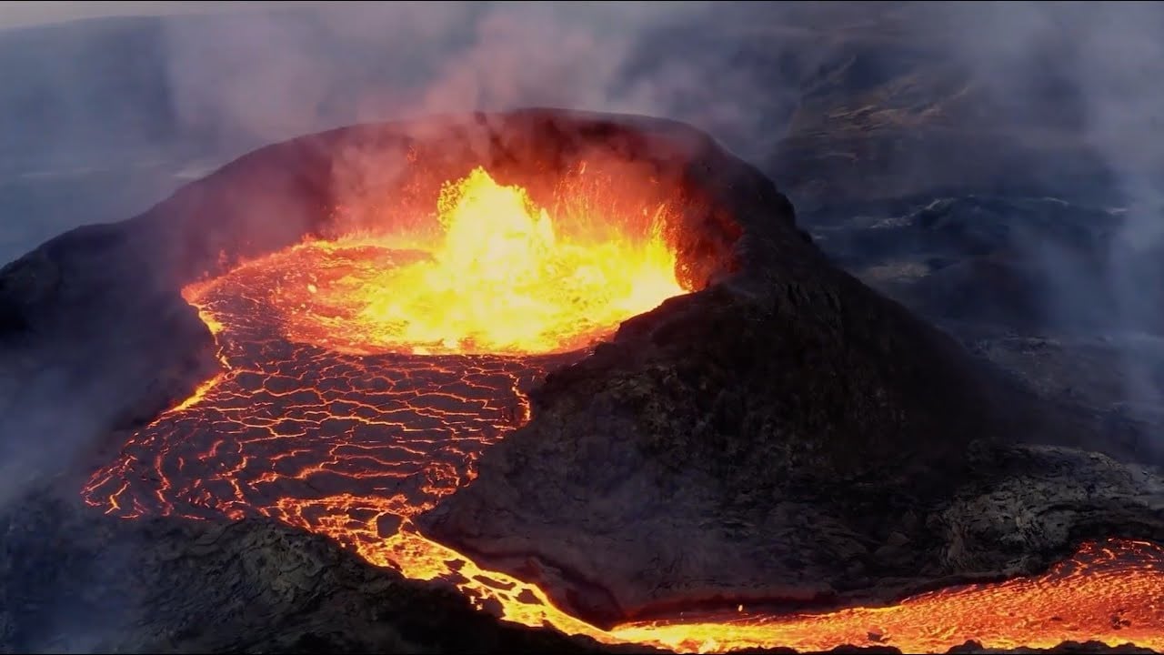 🌋Gewaltiger Ausbruch des Vulkans Semeru – Pyroklastische Ströme, Zerstörung & Massenevakuierung