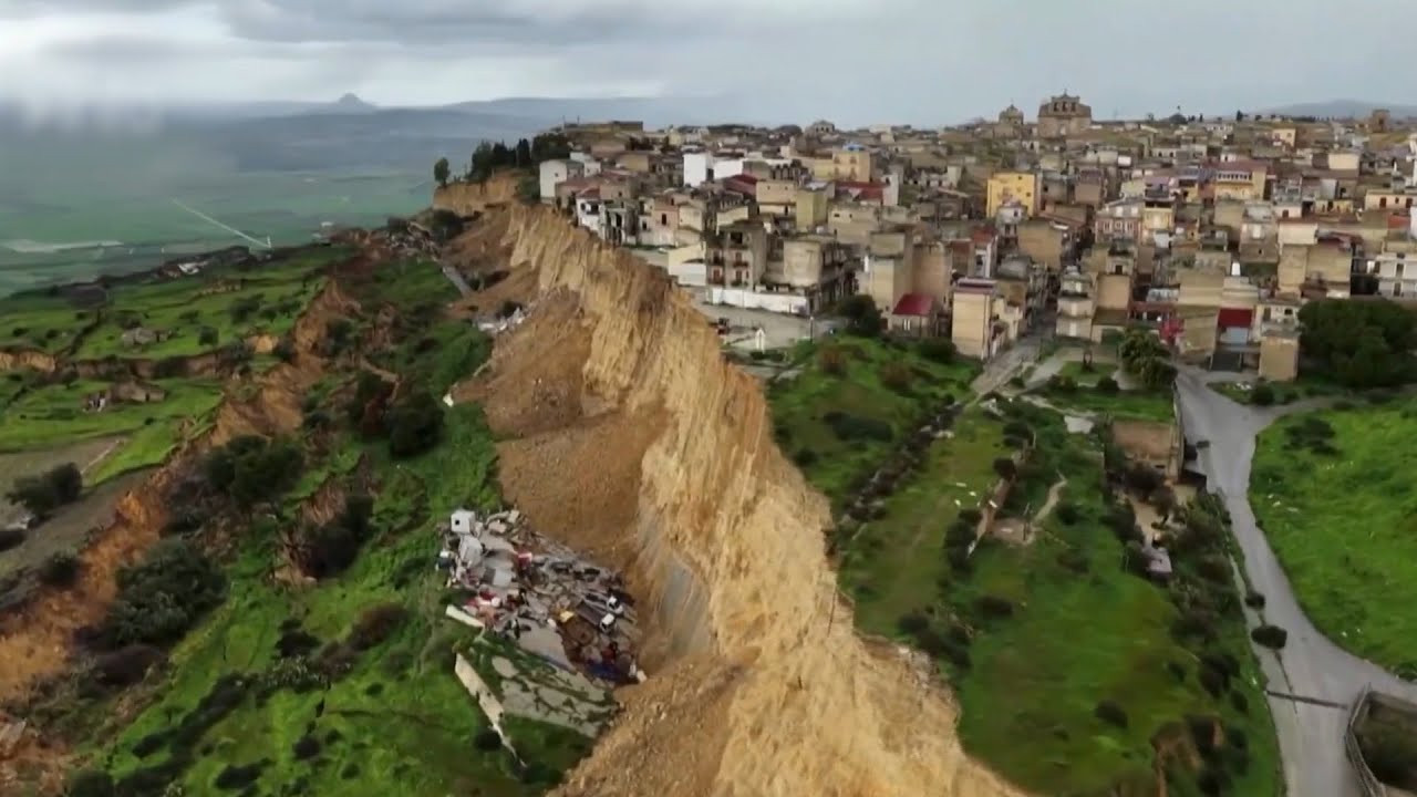 Von Überschwemmungen bis zu Megawellen: Der Zyklon Harry trifft Europa mit voller Wucht